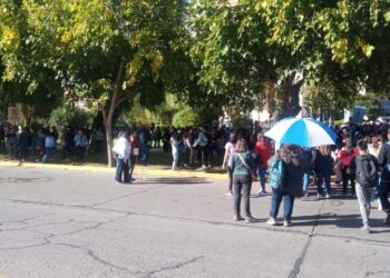 Docentes sanjuaninos se movilizaron en San Juan tras el rechazo a las paritarias