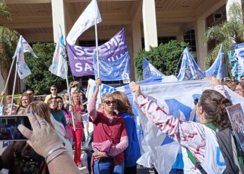 Docentes sanjuaninos se movilizaron en San Juan tras el rechazo a las paritarias
