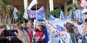 Docentes sanjuaninos se movilizaron en San Juan tras el rechazo a las paritarias