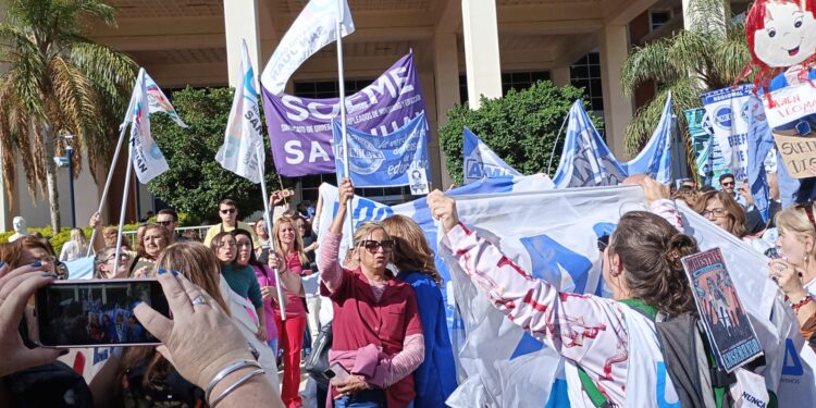Docentes sanjuaninos se movilizaron en San Juan tras el rechazo a las paritarias