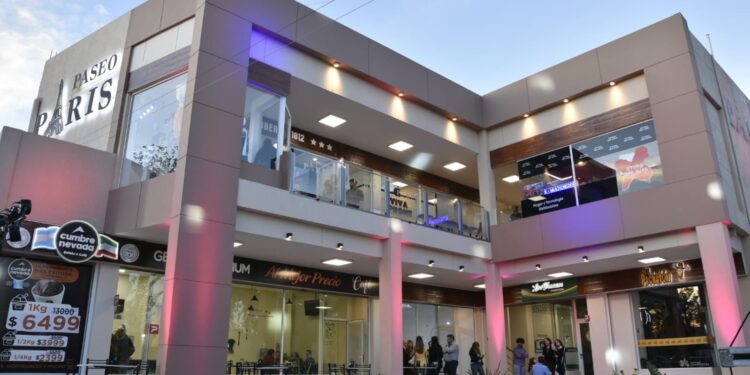 Moderno paseo comercial abrió sus puertas en Chimbas: “Acá hay garantías para trabajar”