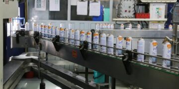 Una fábrica evalúa fabricar repelentes en San Juan