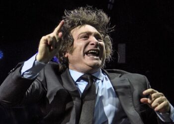 Milei dejó al Gabinete “bajo análisis”, mientras define el futuro de Posse y consolida el “triángulo de hierro”