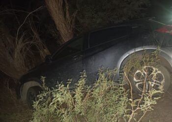 Vuelco en la Ruta 40: Un hombre perdió el control de su vehículo y volcó