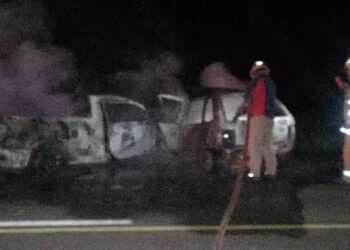 Tragedia: Un auto impactó de frente contra una camioneta y se prendieron fuego