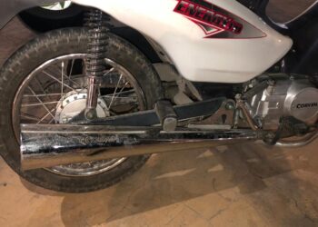 Una camioneta pasó por encima el pie de una motociclista y está grave