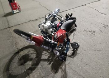 Motociclista con graves heridas tras ser embestido por un auto en Rawson