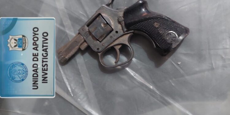 Desarticulan una banda que robaba en viviendas y encuentran un arma de fuego