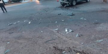 Un jubilado chocó contra un camión y terminó hospitalizado