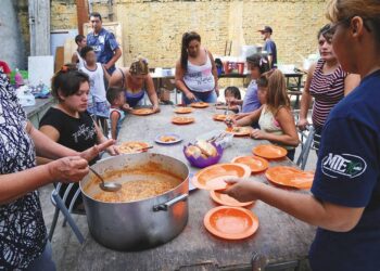 El Gobierno denunció que la mitad de los comedores y merenderos que recibían asistencia del Estado no existe
