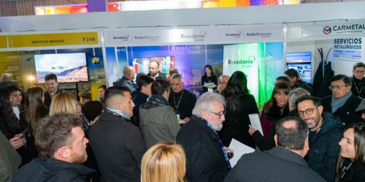 Cerró la exposición de demografía con visita guiada y conversatorio