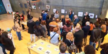 La Ciudad presentó la muestra artística “Los hilos de la Memoria”, de la Fundación INECO