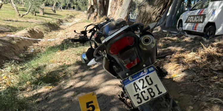 Identifican al joven motociclista que murió al perder el control de su moto