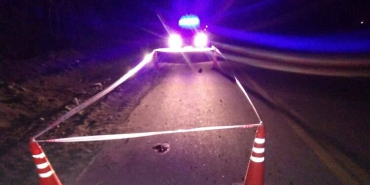 Conducía ebrio y sin luces, embistió a una mujer en Caucete y la dejó en grave estado