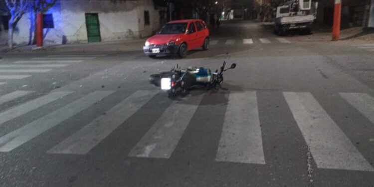 Trasladan a un hombre herido al Hospital Rawson tras una colisión en Chimbas