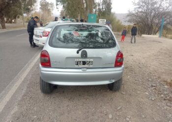 Un conductor en estado de ebriedad chocó a un efectivo policial y se fugó