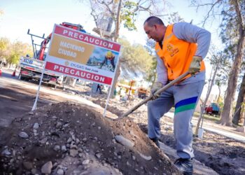 Mejoran un barrio de la Capital y planifican la repavimentación
