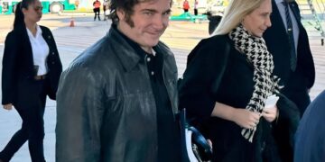 El presidente llegó a Bari y mañana hablará en la Cumbre de Mandatarios y Jefes de Estado del G7