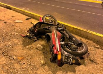 Enorme tristeza: Tenía 19 años el hombre que murió tras chocar con árbol