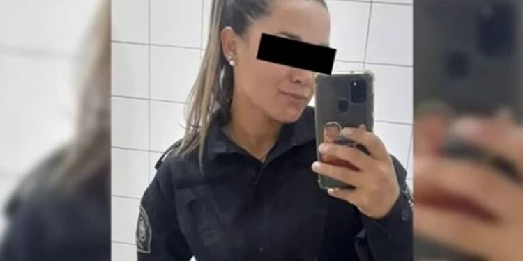 Detuvieron a una oficial de policía por el robo a una jubilada de 83 años