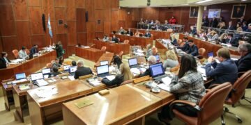 Diputados continúan con el debate de diversos proyectos en reuniones de comisiones