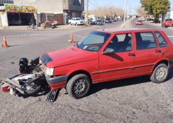 Una mujer sufrió una grave fractura al ser embestida por un anciano de 77 años