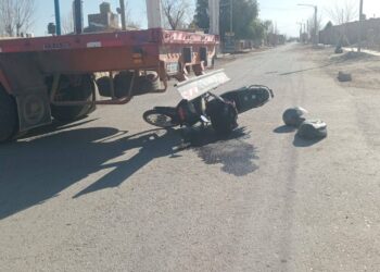 Motociclista herido en 9 de Julio tras ser embestido por un camión