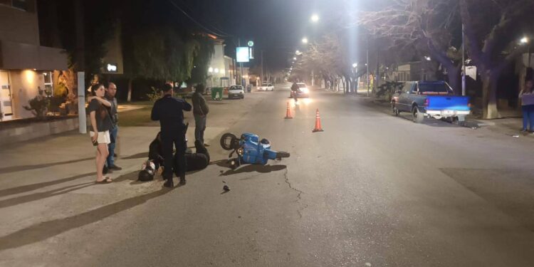Conductor se fugó tras atropellar a un motociclista en Rivadavia