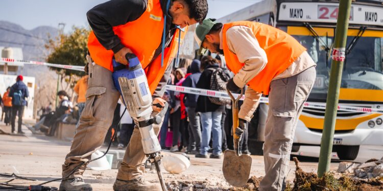 Pocito: remodelan la Plaza La Libertad para festejar un nuevo aniversario del departamento