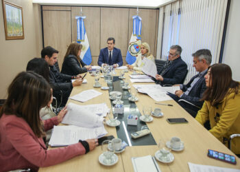 Diputados: Comisión de Legislación y Asuntos Constitucionales se reunió para analizar y estudiar proyectos