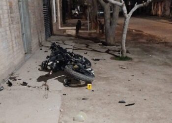 Trágico accidente: Motociclista murió en San Juan tras chocar contra un poste