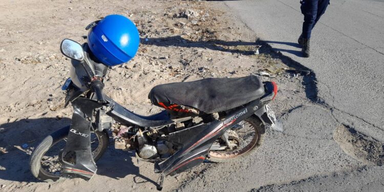 Un joven motociclista en grave estado tras chocar con una camioneta en Caucete