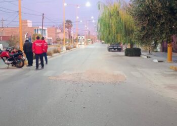 Trasladan al Rawson a un motociclista tras chocar con un poste en Santa Lucía