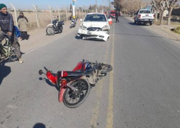 Dos mujeres heridas tras un choque en cadena en Rawson