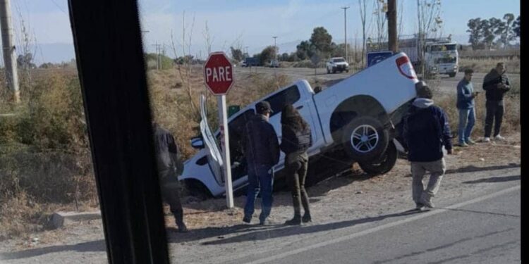 Grave accidente en la Ruta 20: Hospitalizan a un conductor tras violento choque