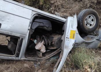 Impactantes imágenes del vuelco fatal que dejó dos muertos y tres heridos