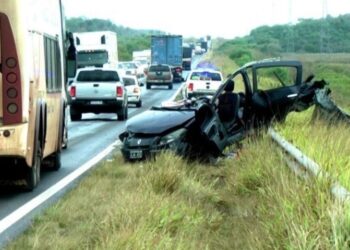 Cinco muertos de una misma familia por un choque brutal en la ruta