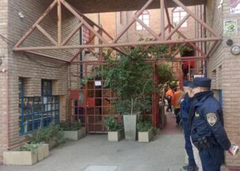 Encuentran muerta a una pareja y a su hija en un departamento: se habrían intoxicado