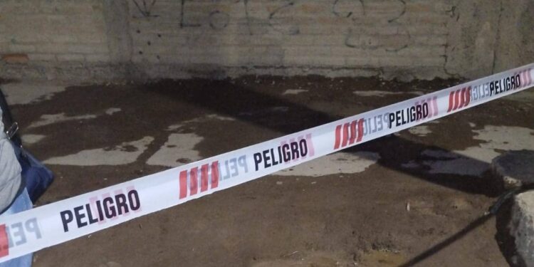Fue a comprar, peleó con un hombre y le disparó en la cabeza: Se salvó de milagro