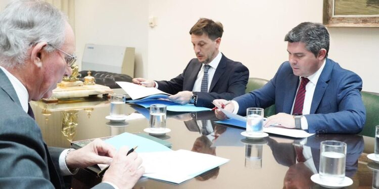 Orrego firmó un convenio con SEGEMAR y la Secretaría de Minería para potenciar el desarrollo sostenible en San Juan