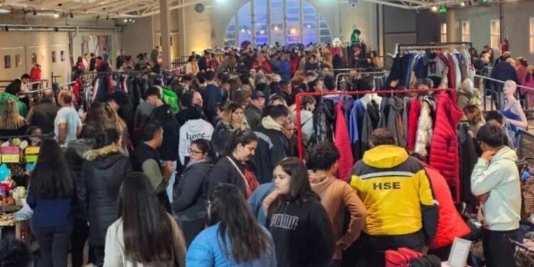 Mega Outlet con liquidaciones de prendas de invierno en el Complejo La Superiora