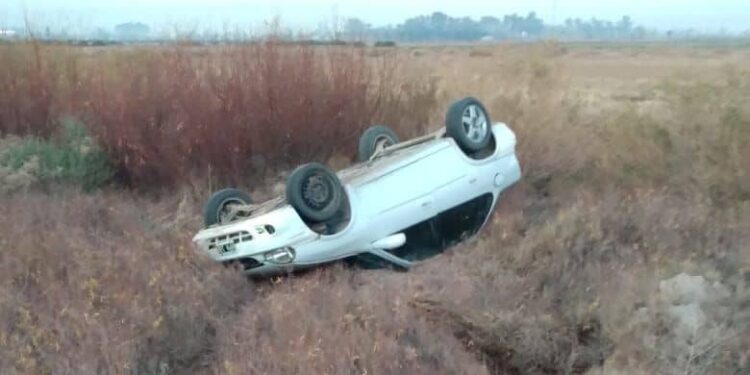 Espectacular vuelco cerca de Media Agua por un caballo en la ruta