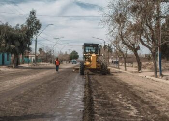 Marcelo Orrego lanza y arranca en 4 días la pavimentación de una avenida en Caucete