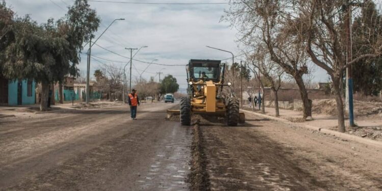 Marcelo Orrego lanza y arranca en 4 días la pavimentación de una avenida en Caucete