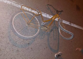 Accidente en 25 de Mayo: Ciclista gravemente herido tras chocar con un auto