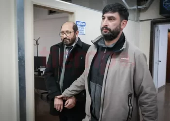 ¿Cuál es el hecho que desencadenó la detención del abogado Julián Gil?