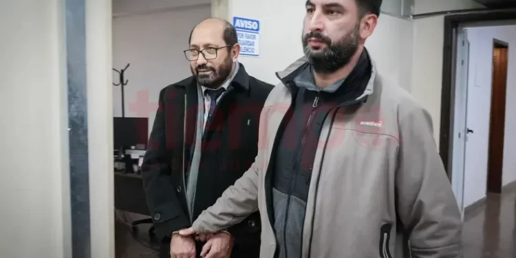 ¿Cuál es el hecho que desencadenó la detención del abogado Julián Gil?