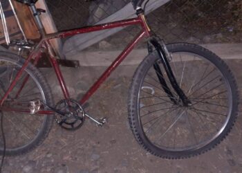 Un ciclista fue atropellado y abandonado por una moto en Chimbas