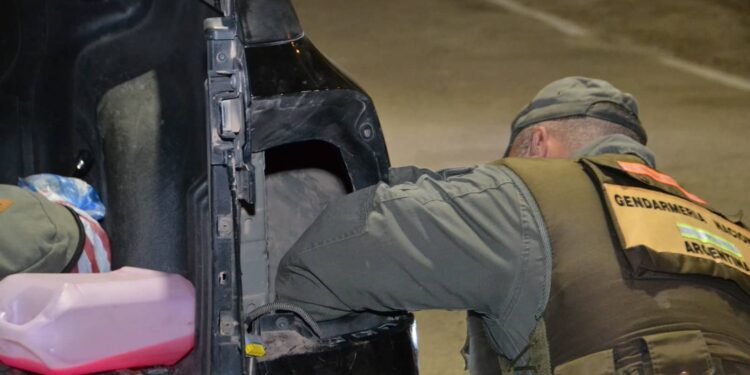 Detienen a una pareja que intentaba ingresar 57 kilos de cocaína a San Juan