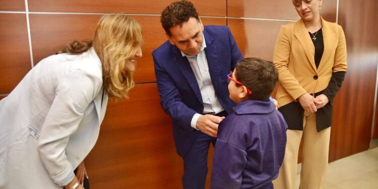 Entregaron anteojos en Angaco para mejorar la calidad de vida